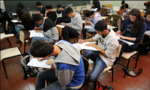 Senado vota ampliação histórica do ensino de línguas no Novo Ensino Médio: inglês e espanhol obrigatórios e novas línguas permitidas em escolas fronteiriças